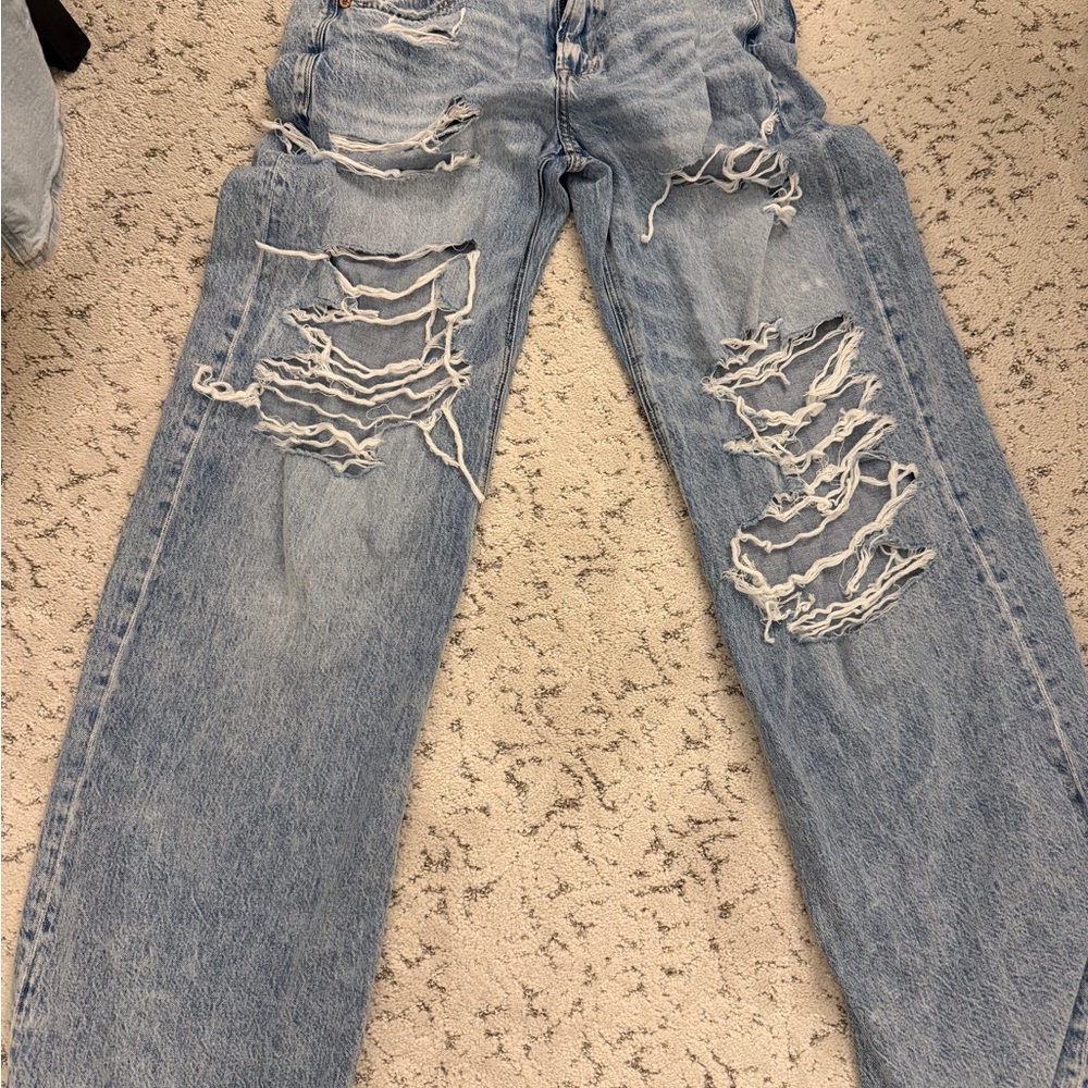Light Wash Distressed Ripped Jeans 6-Long